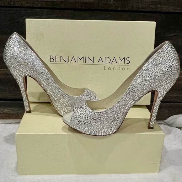 BENJAMIN ADAMS LONDON Charley Ivory Duchesse Silk size 9.5 - Picture 2 of 10